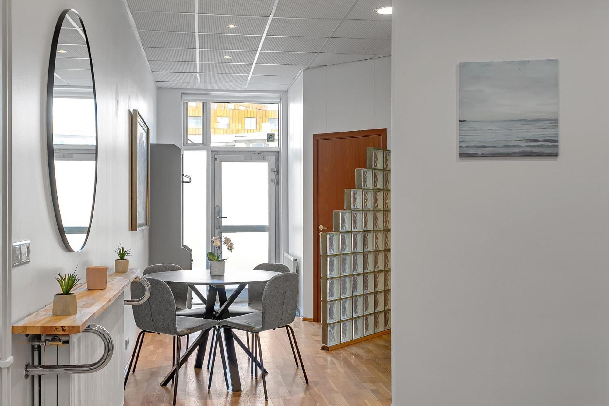 Bright Apartment In The Heart Of The City! Ρέυκιαβικ Εξωτερικό φωτογραφία
